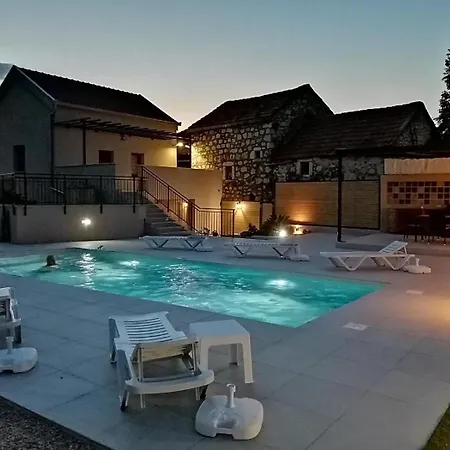 Casa de Férias 5226-1 For 7 Pers In Vrgorac
