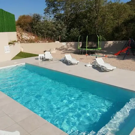 5226-1 For 7 Pers In Casa de Férias Vrgorac