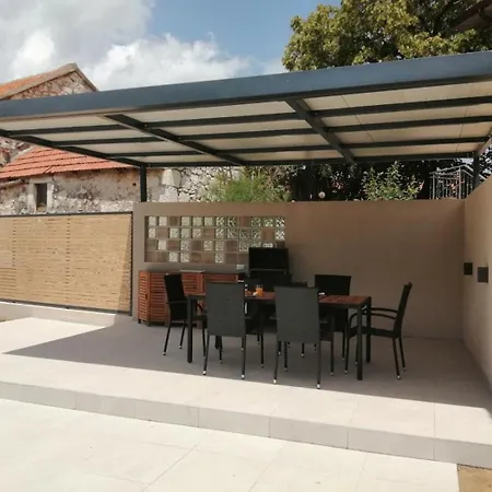 Casa de Férias 5226-1 For 7 Pers In Vrgorac